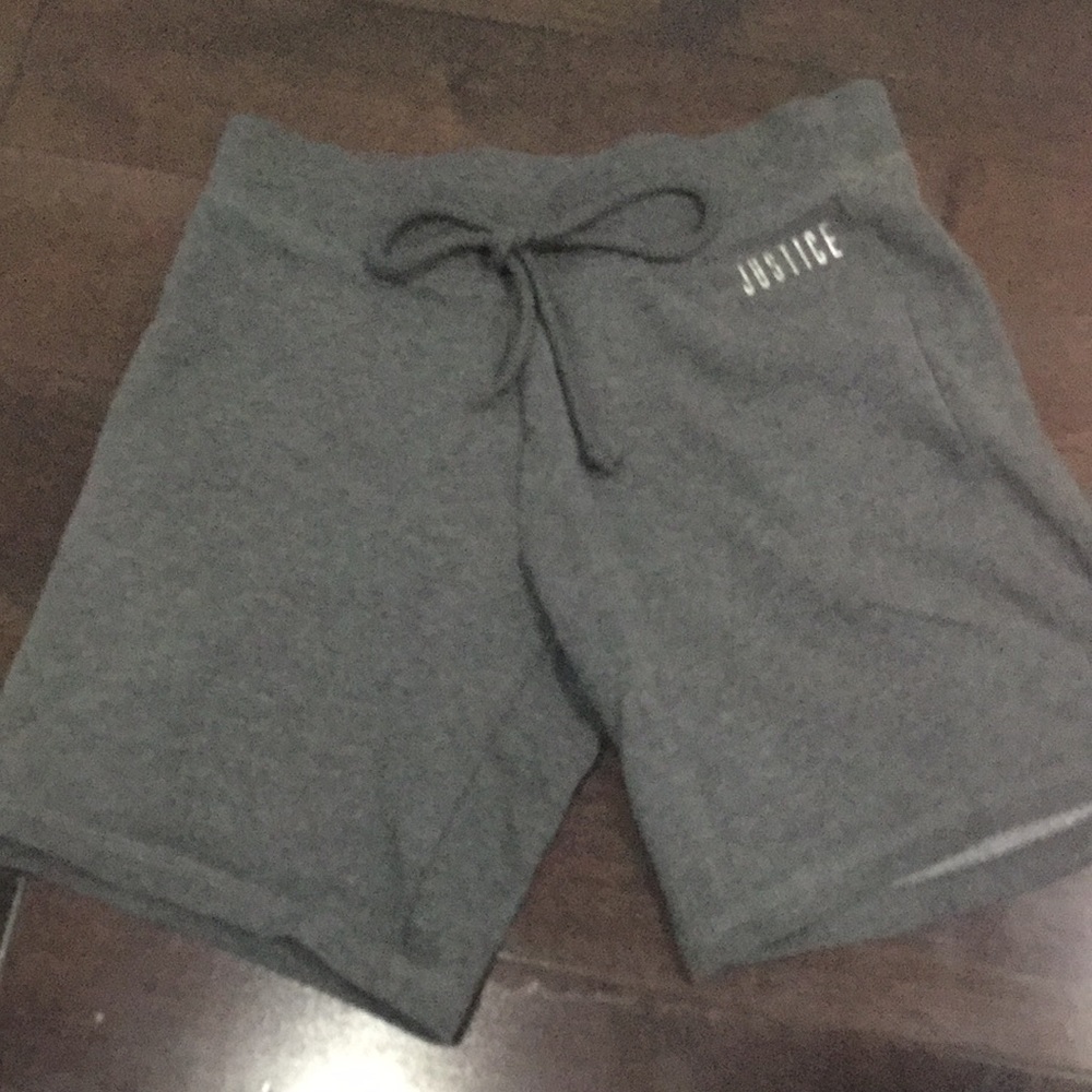 Shorts - Picture 2 of 6